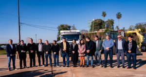 Misiones: El gobierno provincial entregó maquinaria vial a 8 municipios para el desarrollo productivo y urbano