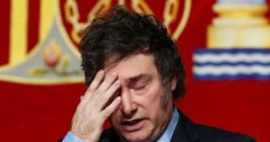 ANÁLISIS Periodístico: El año se va como llegó, “a la deriva”