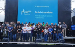 Argentina: Masiva marcha al Congreso en reclamo de financiamiento para las universidades – réplica en gran parte del país – hubo represión policial