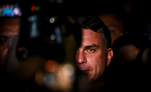 De candidato a presidente a prófugo: Flávio Bolsonaro huyó a EE.UU